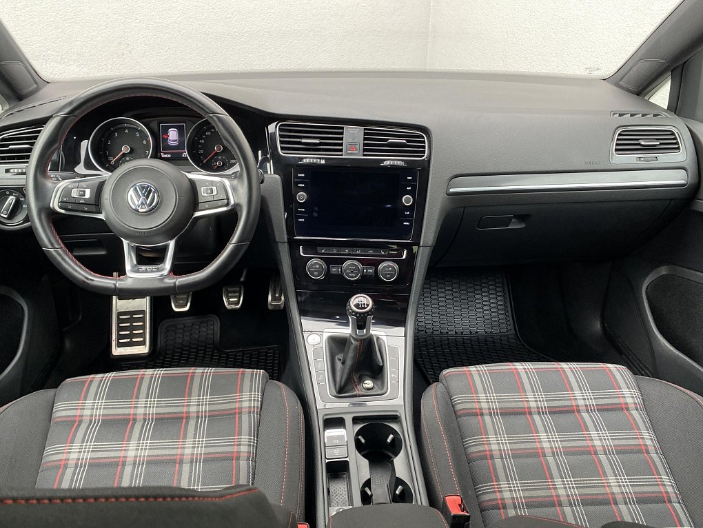 Volkswagen Golf 2.0 TSi GTi