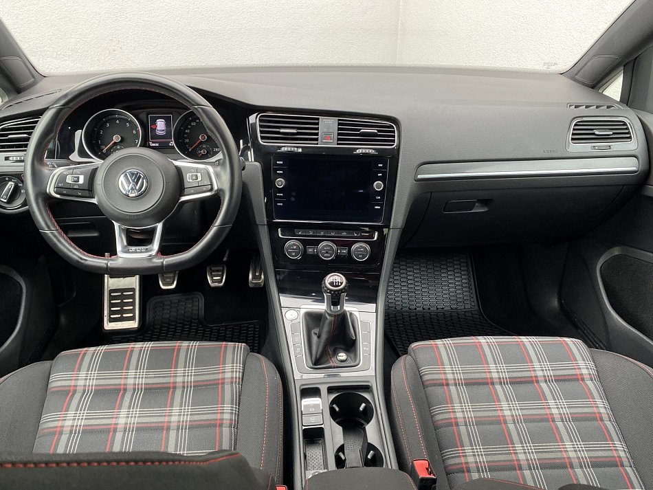 Volkswagen Golf 2.0 TSi GTi