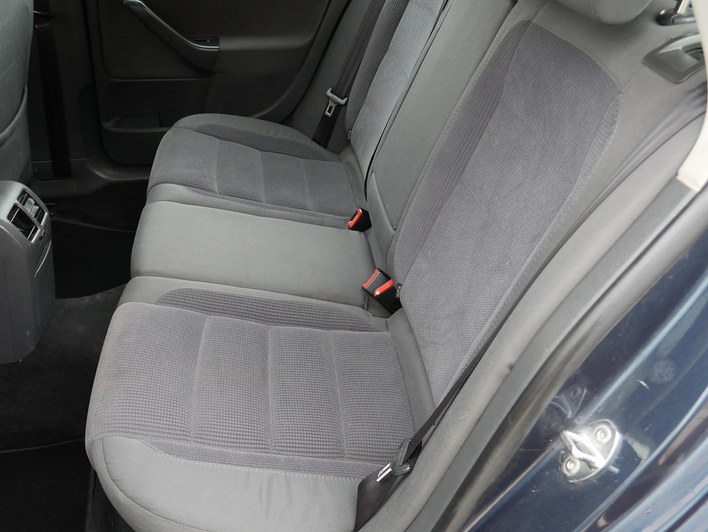 Volkswagen Golf 1.6 i 