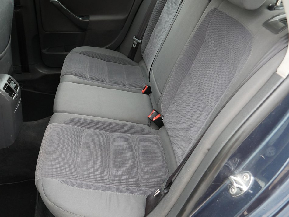 Volkswagen Golf 1.6 i 