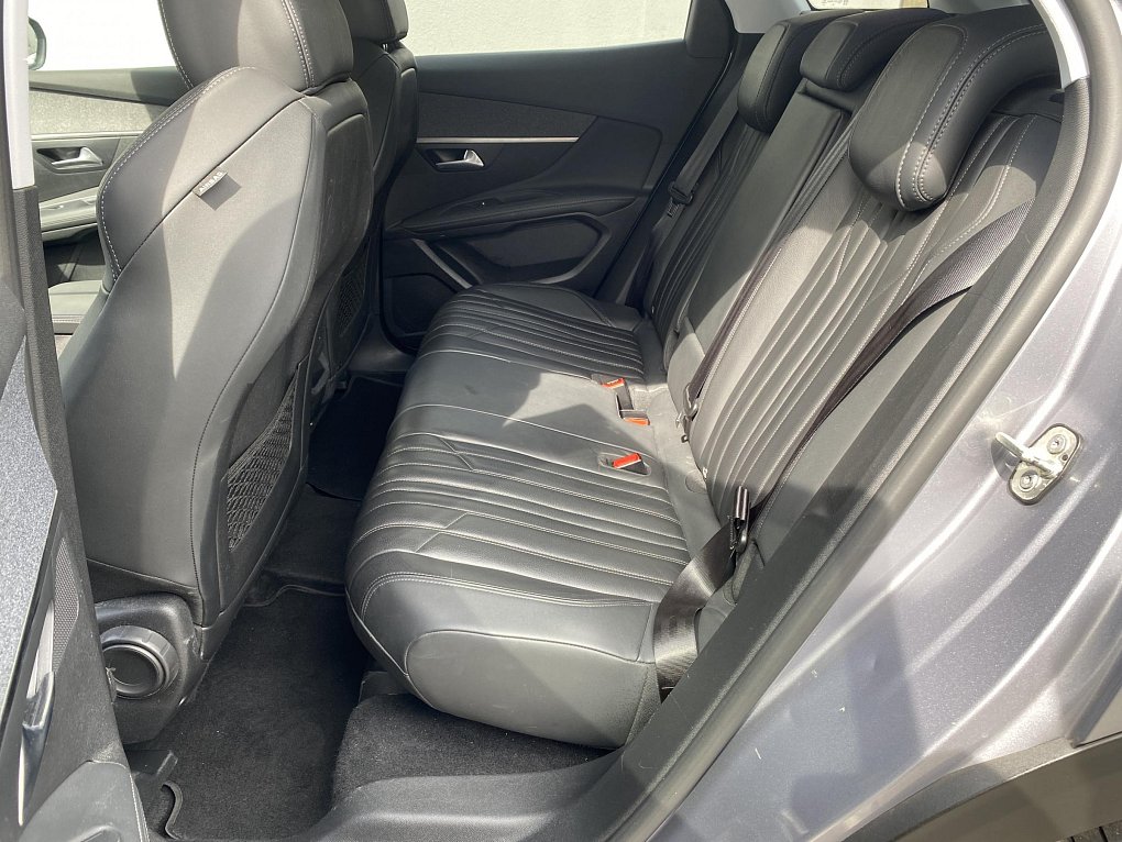 Peugeot 3008 1.2PT Allure