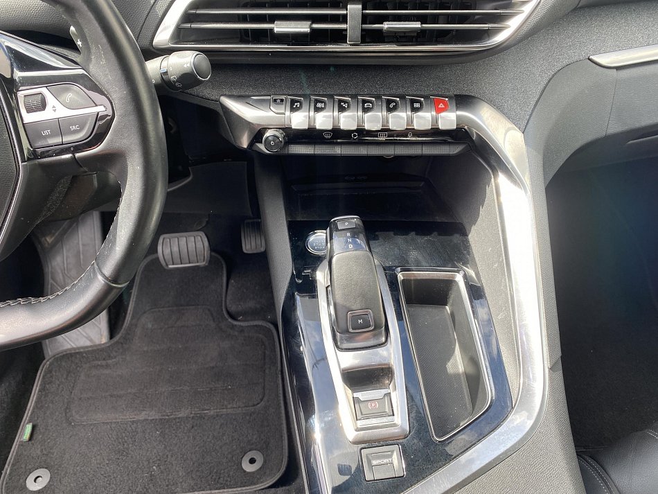 Peugeot 3008 1.2PT Allure