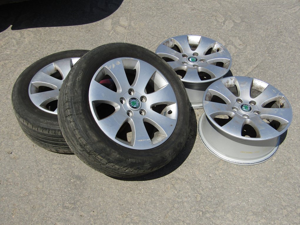 Škoda Superb II 1.6 TDi Ambition