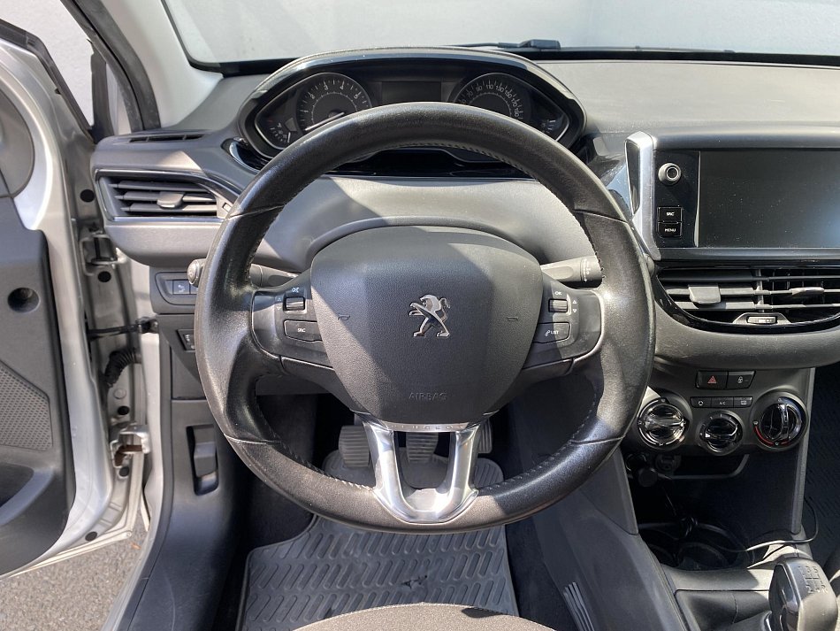 Peugeot 208 1.2 
