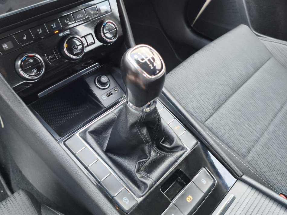 Škoda Superb III 2.0 TDi Ambition