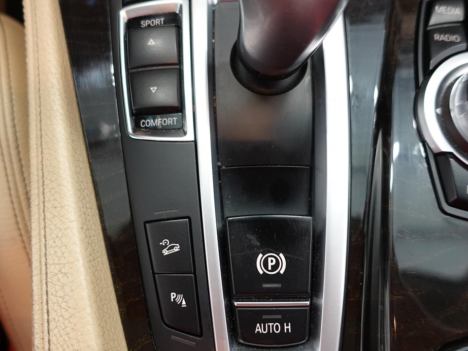 BMW Řada 5 2.0d  520D xDrive