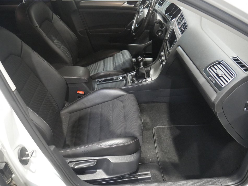 Volkswagen Golf 1.4 TSI 