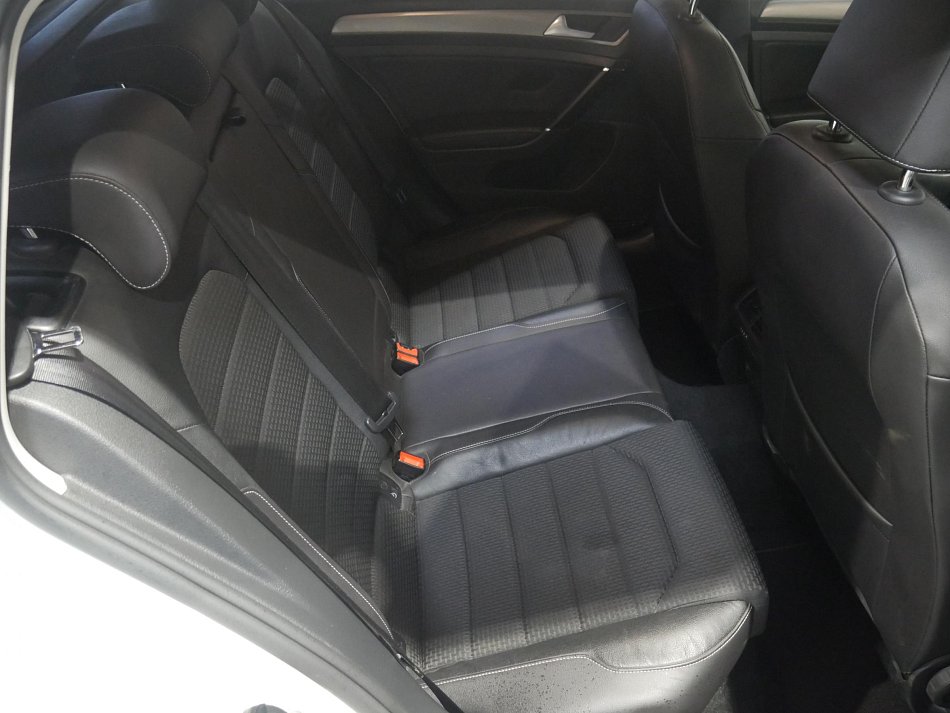Volkswagen Golf 1.4 TSI 