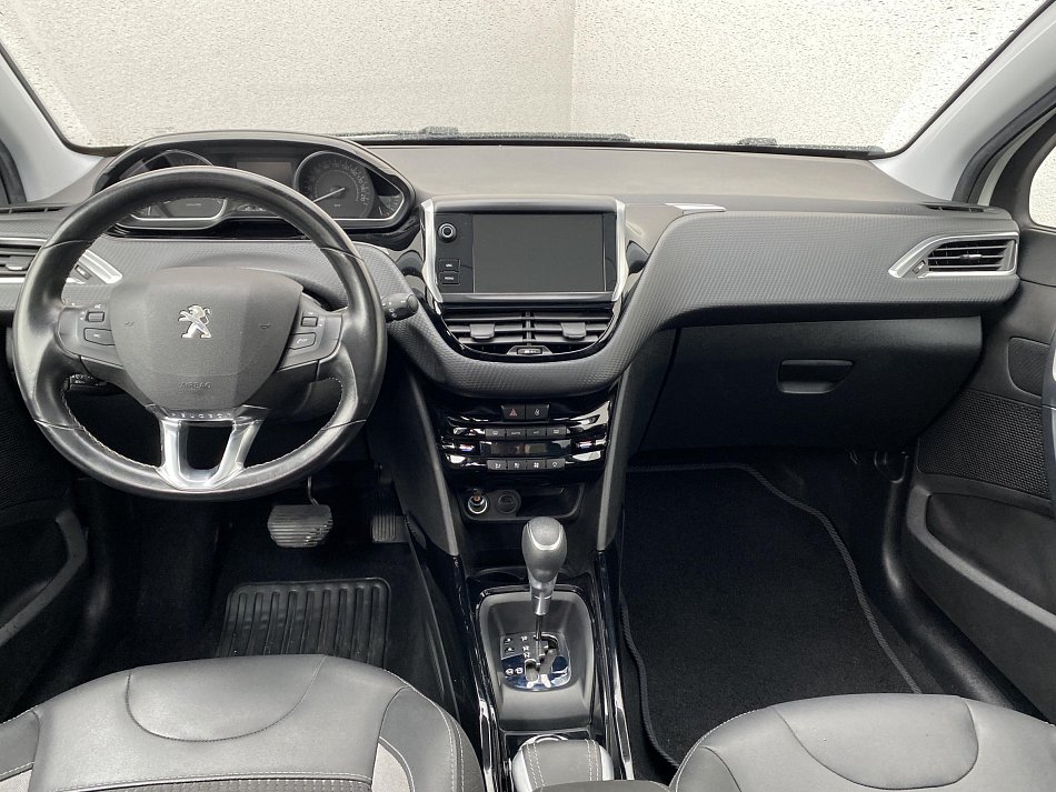 Peugeot 2008 1.2 PT Allure