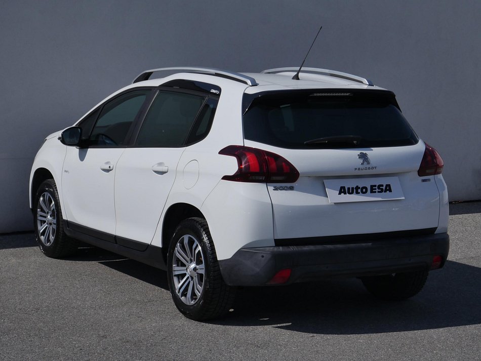 Peugeot 2008 1.2i 