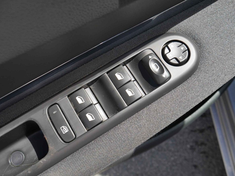 Peugeot 5008 1.6 HDI  7míst