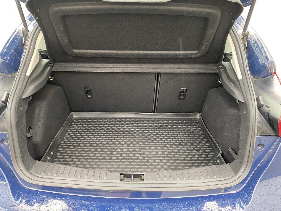 Ford Focus 1.6i 