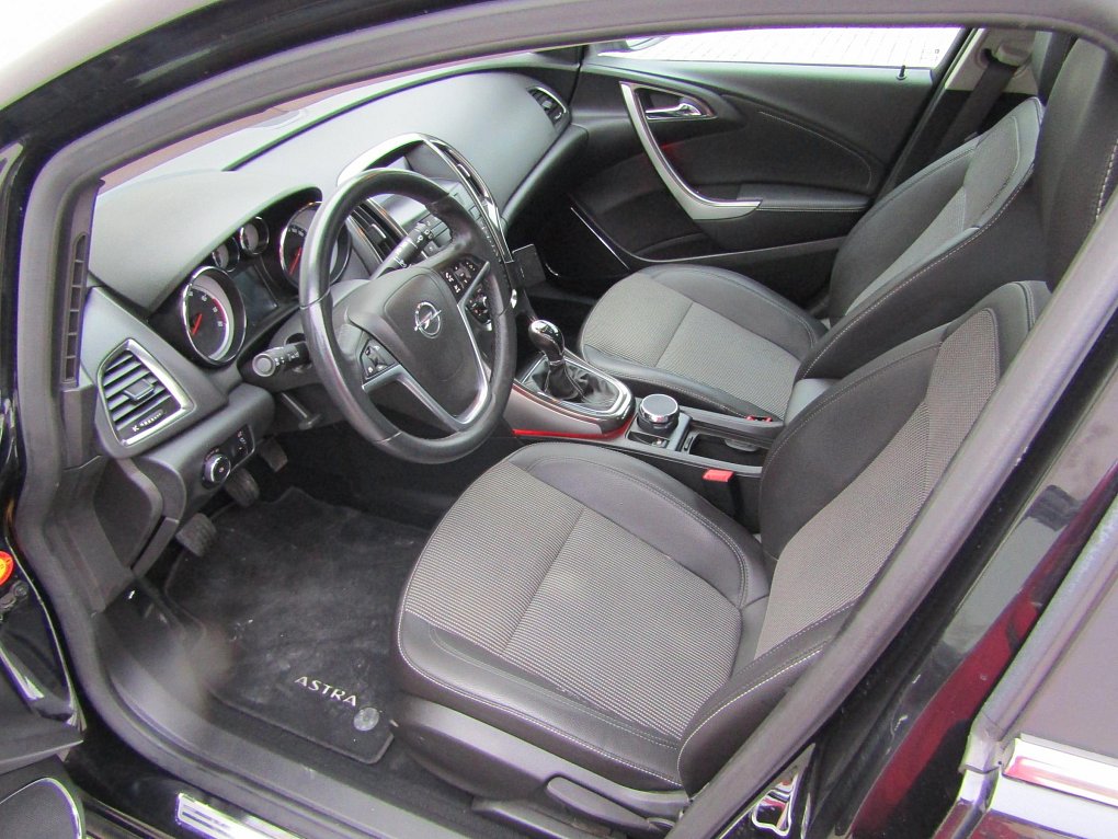 Opel Astra 1.4T Cosmo