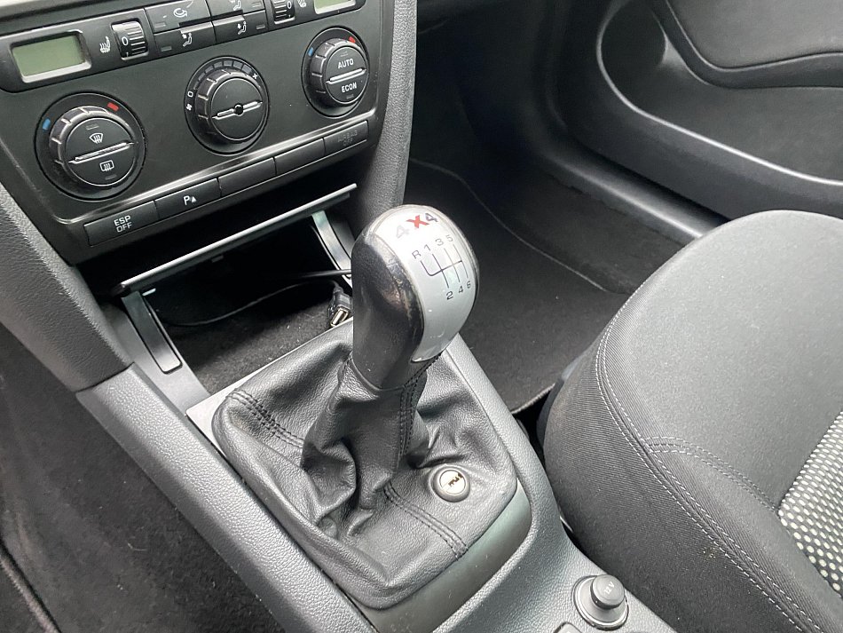 Škoda Octavia II 2.0 TDI Scout 4x4