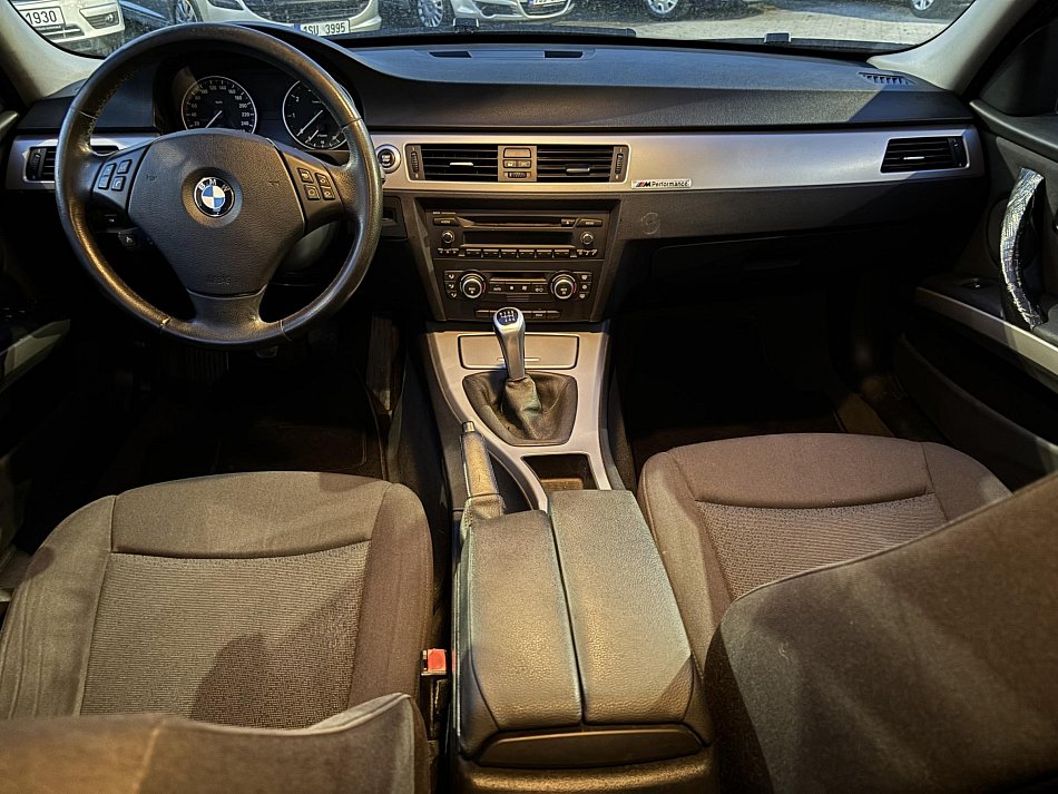 BMW Řada 3 2.0 i  318i