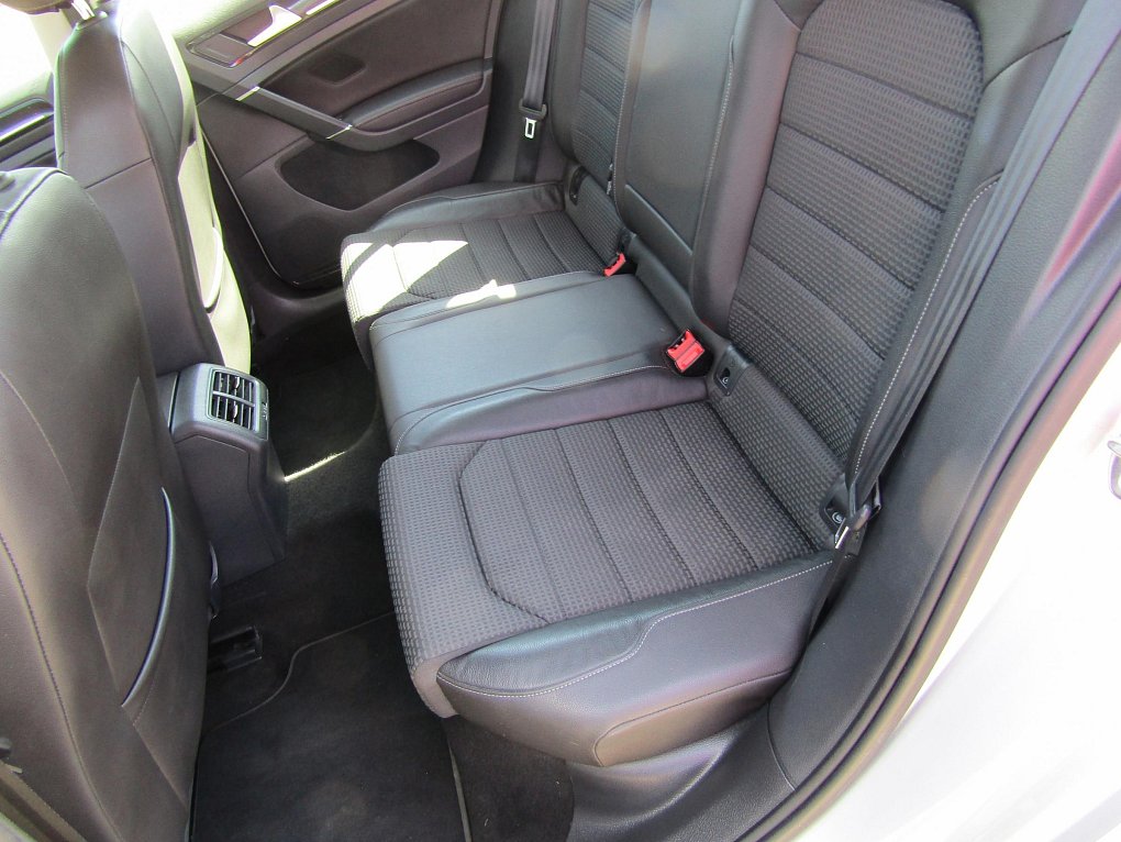 Volkswagen Golf 1.4TSI Highline