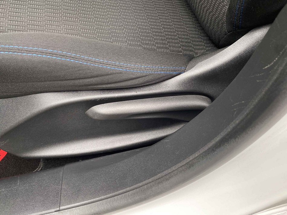 Peugeot 208 1.2PT Signature
