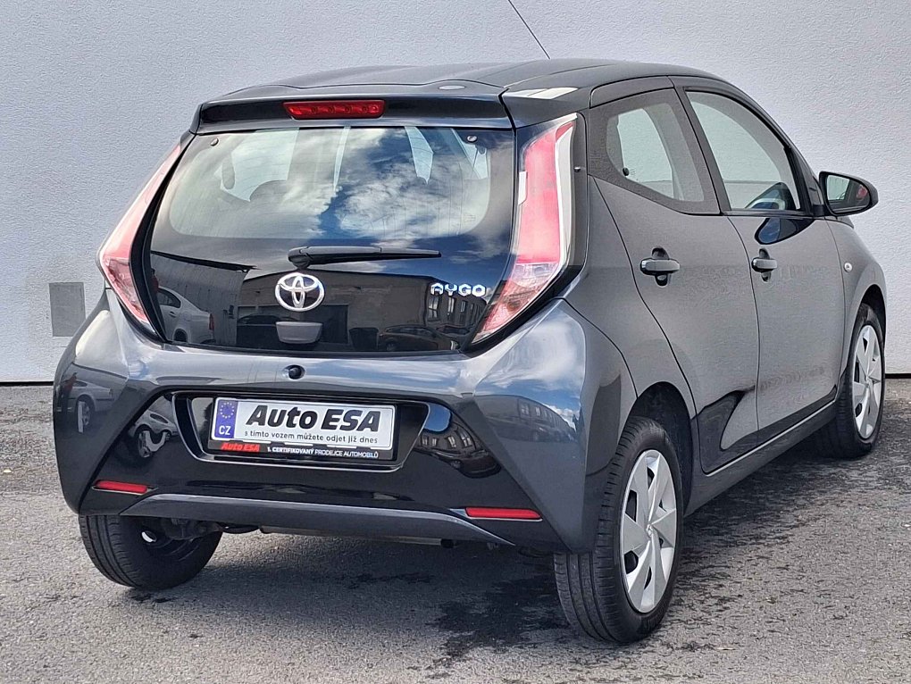 Toyota Aygo 1.0i 