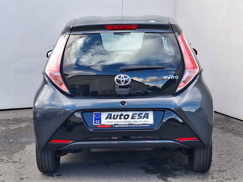 Toyota Aygo 1.0i 
