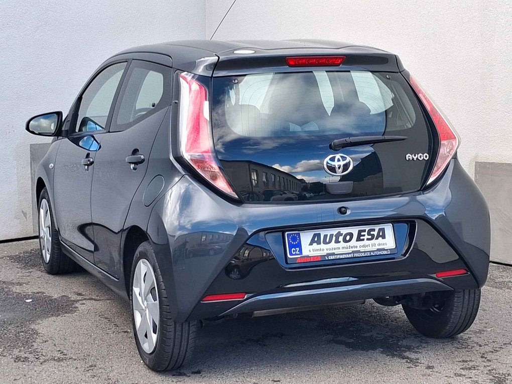 Toyota Aygo 1.0i 