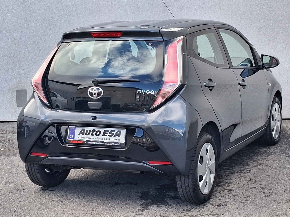 Toyota Aygo 1.0i 