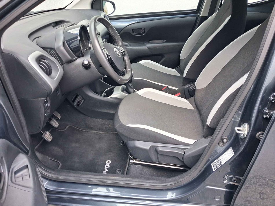 Toyota Aygo 1.0i 