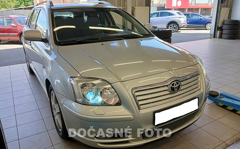 Toyota Avensis 1.8i 