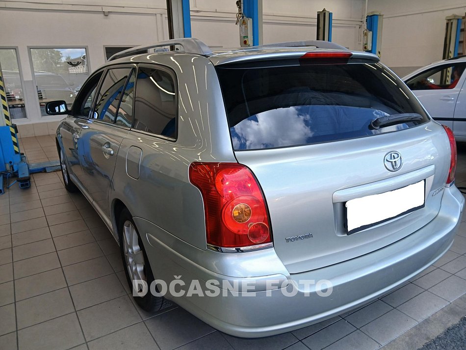 Toyota Avensis 1.8i 