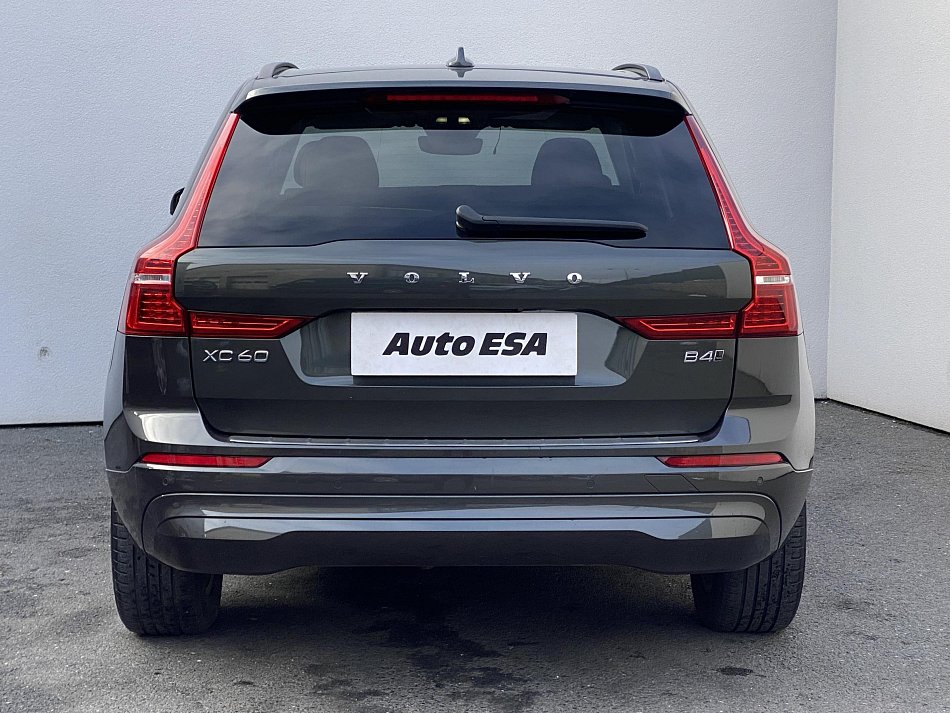 Volvo XC60 2.0 B4 Momentum AWD