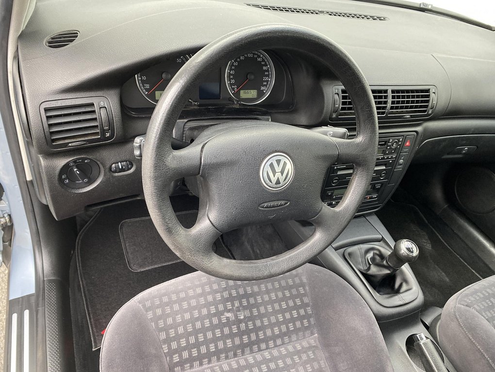 Volkswagen Passat 1.6 i 