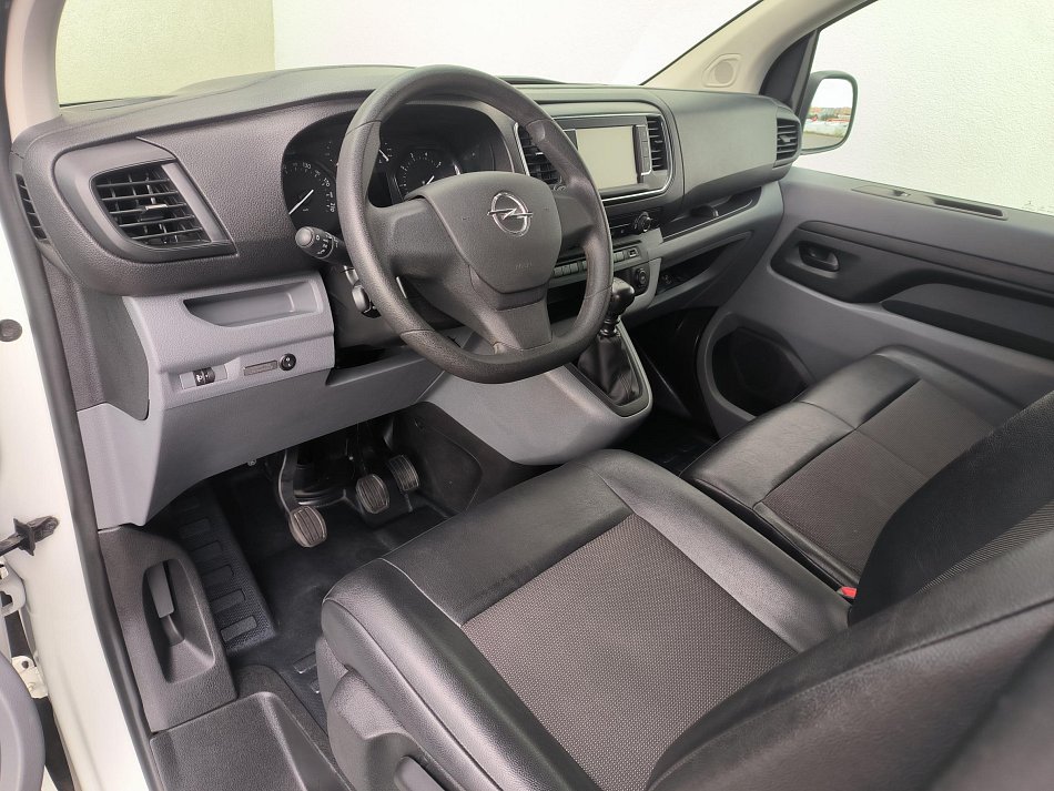 Opel Vivaro 2.0CDTi  L2 RAMPA