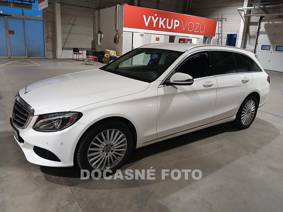 Mercedes-Benz Třída C 2.2CDi 