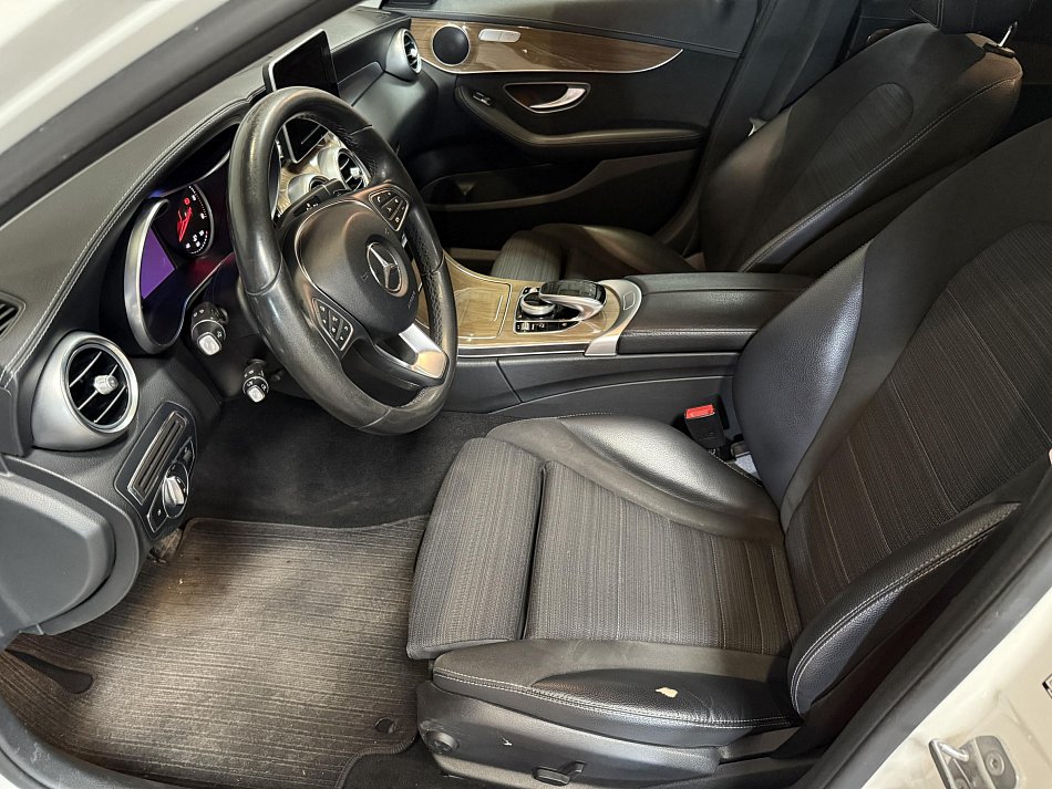 Mercedes-Benz Třída C 2.2CDi 