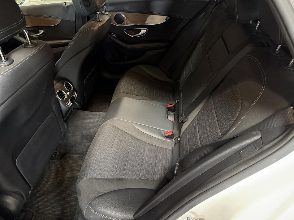 Mercedes-Benz Třída C 2.2CDi 