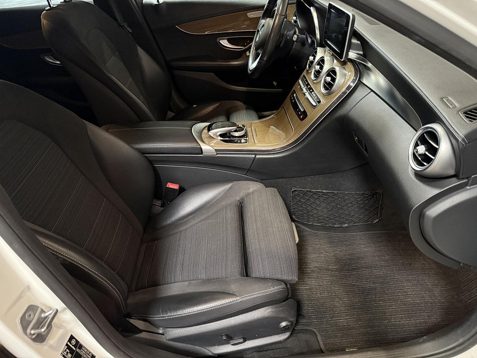 Mercedes-Benz Třída C 2.2CDi 
