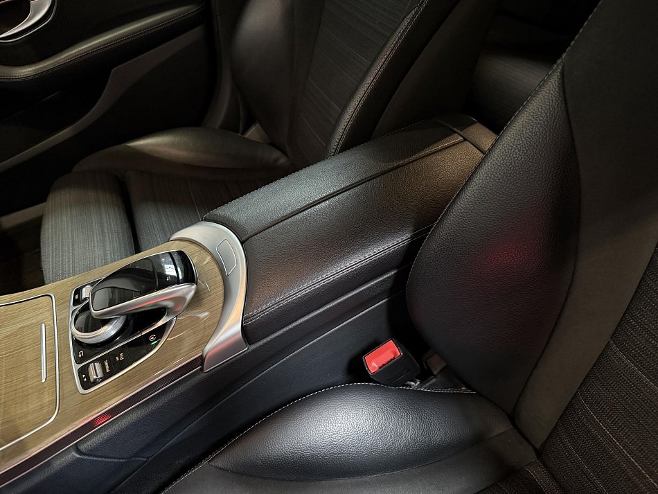 Mercedes-Benz Třída C 2.2CDi 