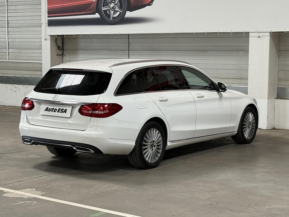 Mercedes-Benz Třída C 2.2CDi 
