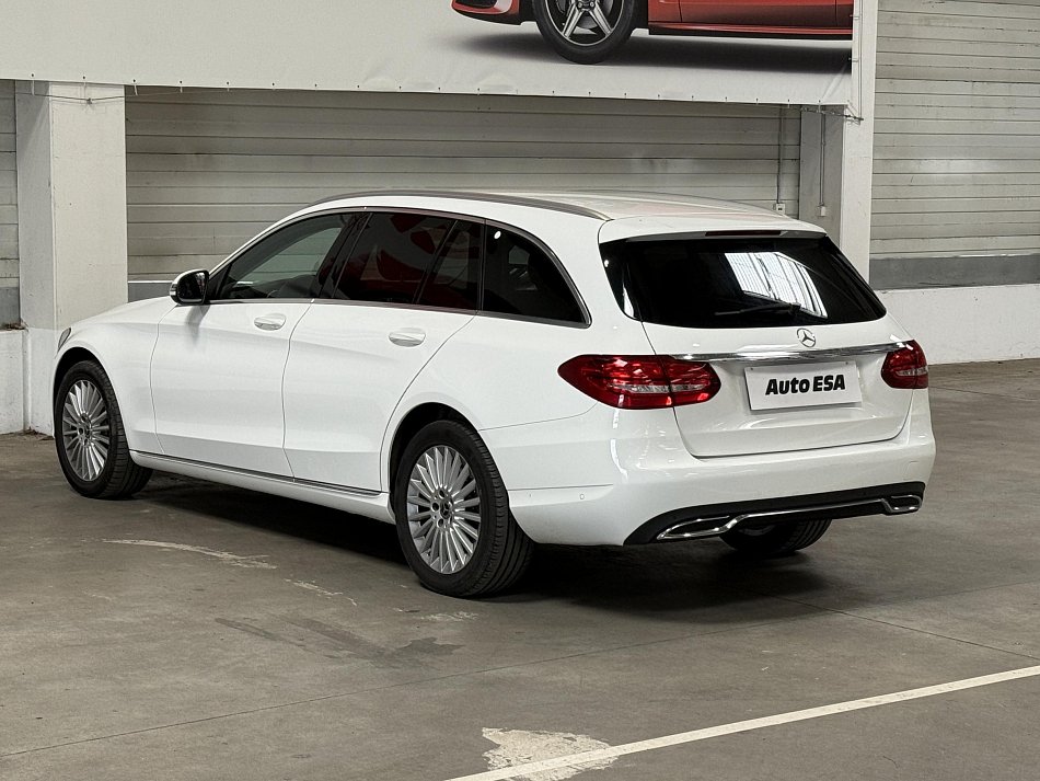Mercedes-Benz Třída C 2.2CDi 