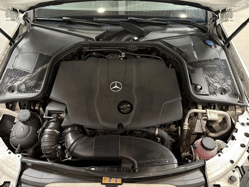 Mercedes-Benz Třída C 2.2CDi 