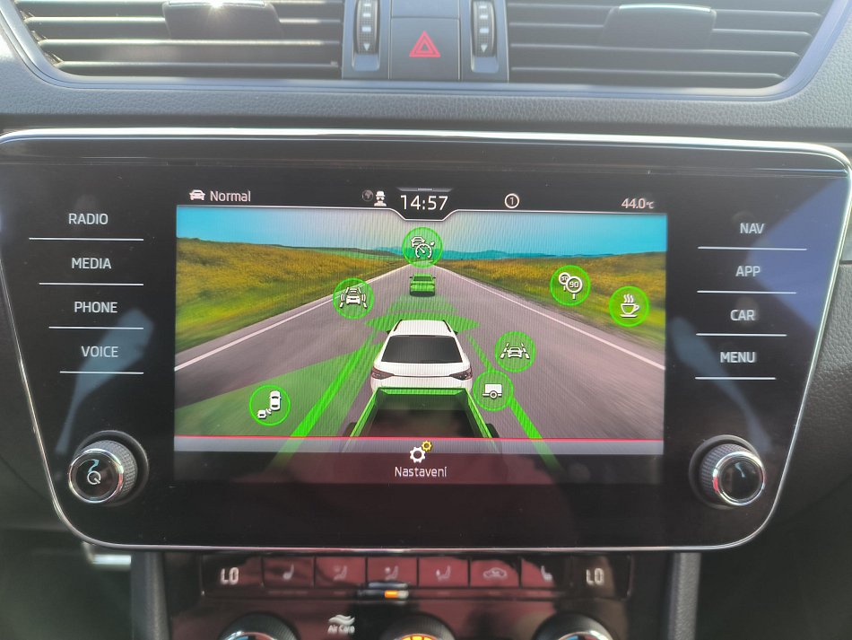 Škoda Superb III 2.0 TDi SportLine