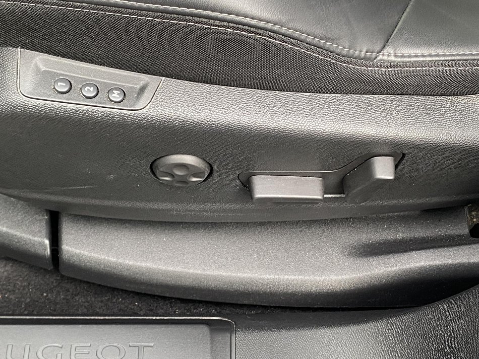 Peugeot 3008 1.6 PT Allure