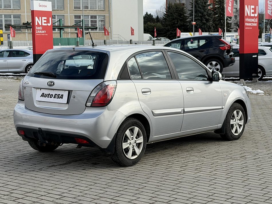 Kia Rio 1.4i 