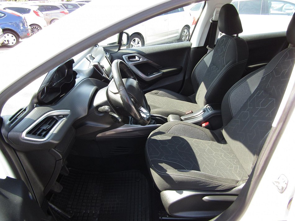 Peugeot 2008 1.2PT Active