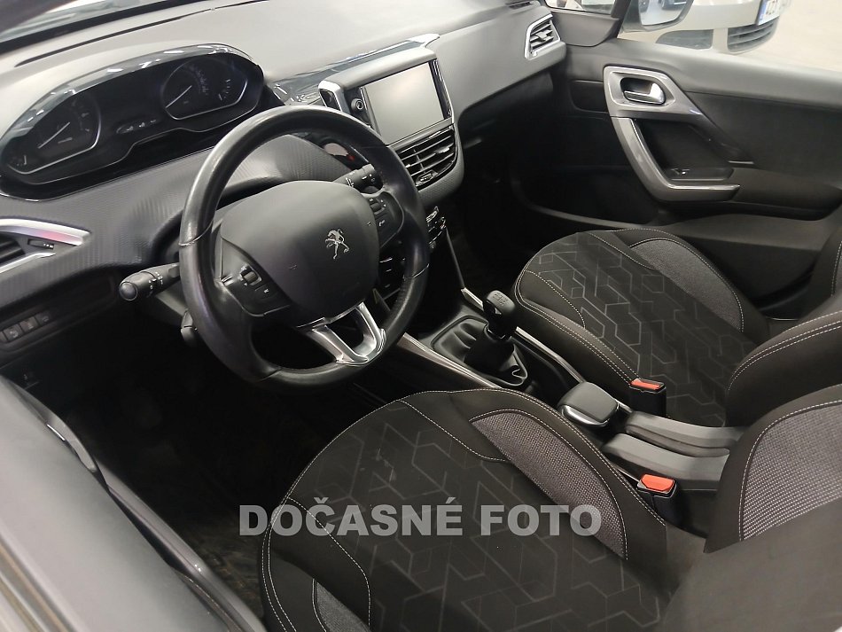 Peugeot 2008 1.2Pt 