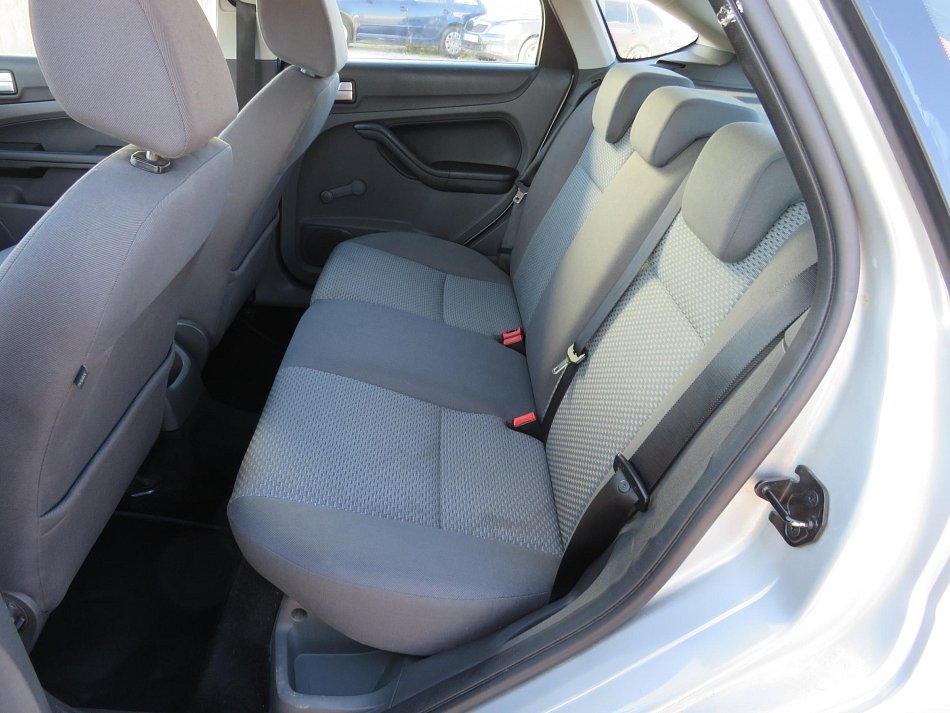 Ford Focus 1.4i 