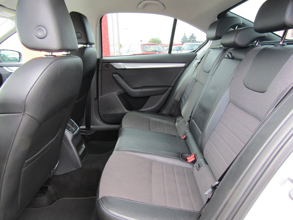 Škoda Octavia III 1.4 TSI Elegance