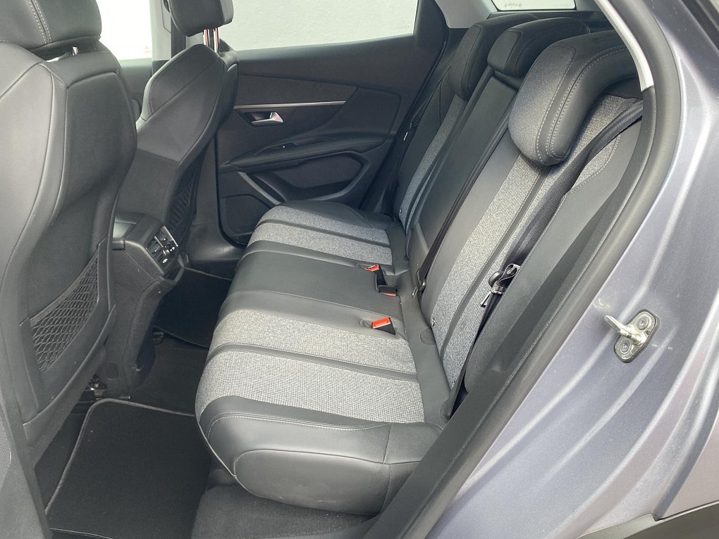 Peugeot 3008 1.2PT Allure