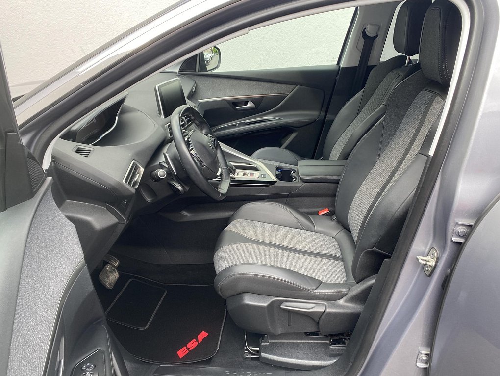 Peugeot 3008 1.2PT Allure