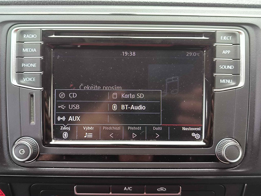 Volkswagen Transporter 2.0TDi  L2H1