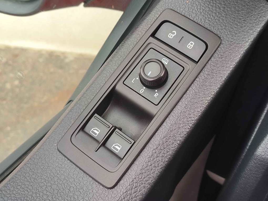 Volkswagen Transporter 2.0TDi  L2H1